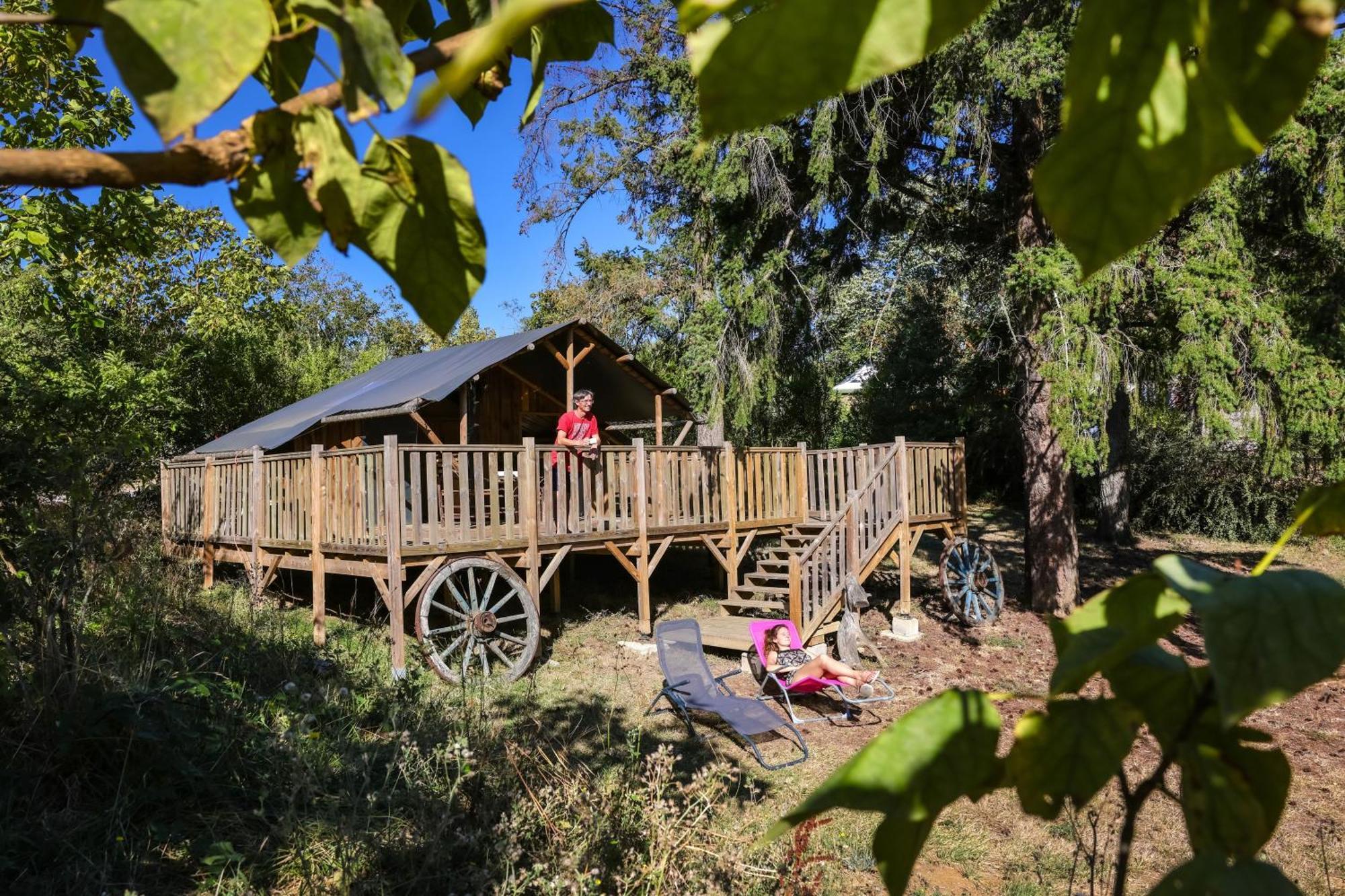 Les Auzerals Camping Du Lac Hotel Rabastens Bagian luar foto